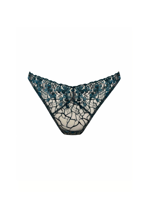 Amela Brief